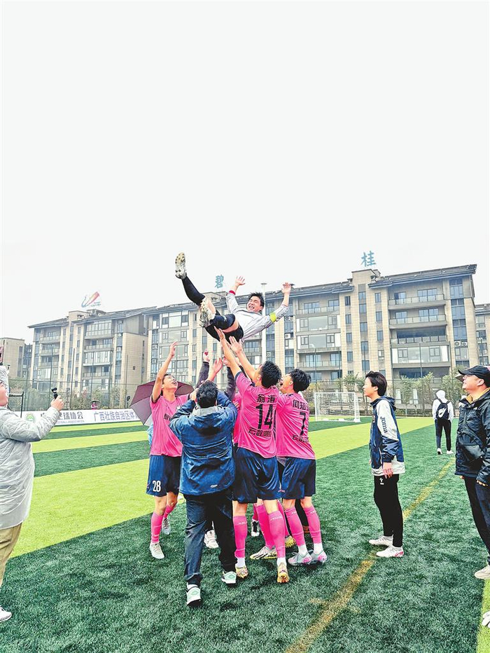 体育直播平台-息县足球 十年热爱结硕果|足球队|校园足球|倪国炳|息县众鑫队|河南_新浪体育_新浪新闻